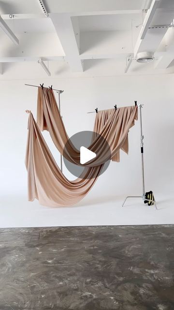 The 803 Studios on Instagram: "Fabric setups are our new obsession✨  All our fabric materials are available to use at our studios for free  #photostudio #photographyeveryday #videography🎥 #photographystudio #photoshootideas" Studio Backdrop Ideas, Photoshoot Studio Setup, Fabric Photography Ideas, Studio Setup Ideas, Studio Set Design, Set Design Ideas, Photography Studio Setup, Fabric Photography, Photoshoot Studio