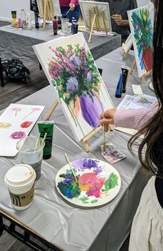 Art Events Ideas, Art Workshop Ideas For Adults, Painting With Friends Ideas, Event Activities Ideas, Sip And Paint Decorating Ideas, Painting Workshop Ideas, Group Canvas Painting Ideas, Painting Ideas Friends, Painting Ideas For Friends