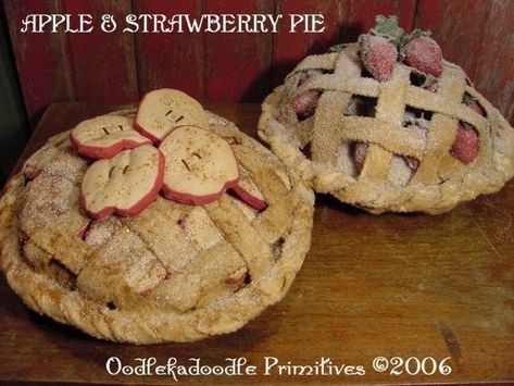 Primitive Apple & Strawberry Pie Table Topper Instant Digital Download E-pattern ET - Etsy Homemade Scents, Food Props Diy, Pie Table, Fake Pie, Pantry Jars, Fake Food Props, Ornaments Ideas, Pie Tin, Faux Food