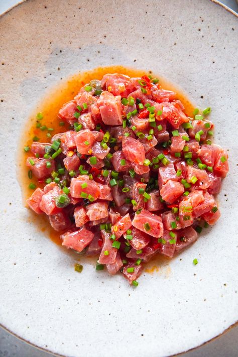 Seviche Recipes Tuna, Italian Ceviche, Tuna Tartare Appetizer, Tuna Crudo Recipe, Raw Tuna Recipes, Raw Tuna Recipe, Tuna Tar Tar, Cold Tapas, Salmon Tartare Recipe