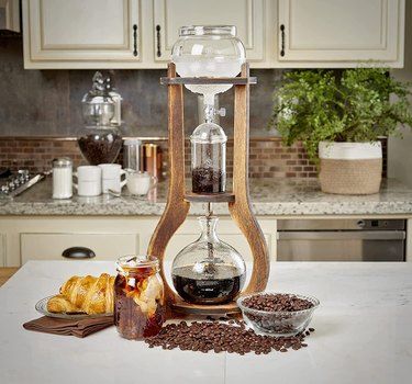 7 Cold Brew Coffee Makers to Keep You Cool and Caffeinated | eHow Cold Brew Drip Tower, Cold Brew Tower, Cold Brew Maker, Best Cold Brew Coffee, Coffee Drinker Gifts, Siphon Coffee, Low Acid Coffee, Iced Coffee Maker, Making Cold Brew Coffee