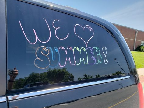 Last day of school car decoration Last Day Of School Car Decoration, Car Window Decorations For Graduation, Last Day Of School Pick Up Ideas, Car Graduation Decorations Paint, Car Writing On Windows For Graduation, School Car, Car Decorations, Car Decoration, Last Day Of School