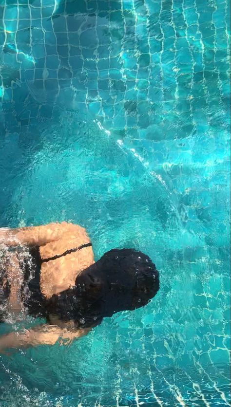 aesthetic, photography, inspiration, pool photo, vacation photos Swiming Pull Aesthetic Girl, Swiming Pull, Pool Aesthetic Photos, Pull Aesthetic, Sweeming Pool, Pool Photo Ideas, Aesthetic Pool, Pool Aesthetic, Florida Pool