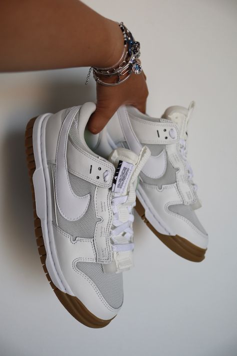 ☁️ Disrupt 2 Pale Ivory, Nike Air Dunk, Nike Dunk Low Disrupt 2, Perfect Sneakers, Pretty Shoes Sneakers, All Black Fashion, Cute Nike Shoes, Casual School Outfits, Sport Shoes Women