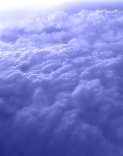 2 of my favorite things: periwinkle blue & being up above the clouds Lavender Aesthetic, Light Blue Aesthetic, Periwinkle Color, Byron Bay Australia, All Things Purple, Blue Clouds, Lavender Blue, Periwinkle Blue, Aesthetic Images