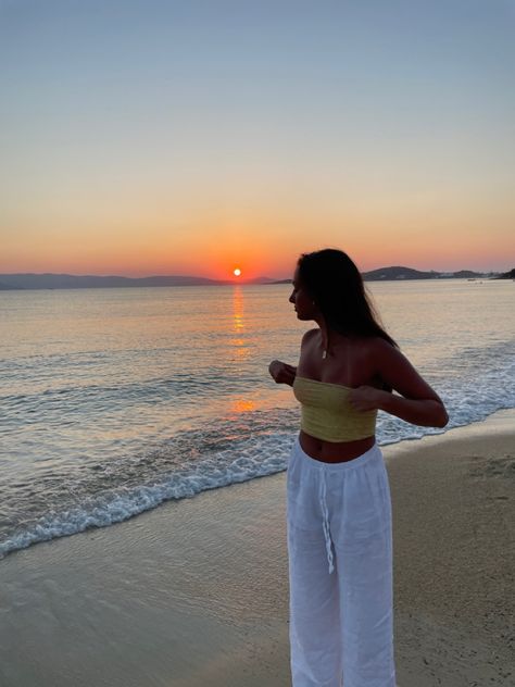 Zakynthos Greece Outfits, Beach Life Aesthetic Outfits, Nice Beach Outfit, Holiday Outfits Summer Greece, Summer Outfits Turkey, Greece Beach Outfit, Beach Sunrise Outfit, Modest Florida Outfits, Crete Outfit Ideas