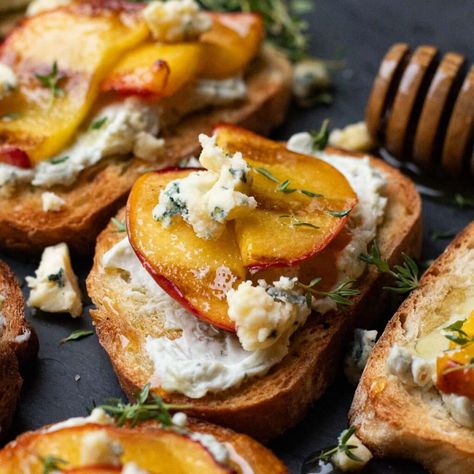 Apricot Blue Cheese Canapes, Grilled Peach Bruschetta, Blue Cheese Bruschetta, Girls Night Appetizers, Peach Crostini, Peach Bruschetta, Food Details, Cheese And Honey, Caramelised Onion Tart