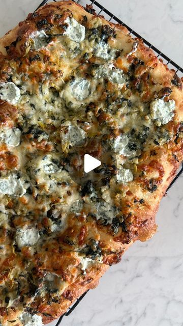 Christmas Focaccia Bread, Lacey Ostermann, Appertiser Ideas, Focaccia Bread Art, Recipe For Spinach, Dip Party, Pizza Parlor, Budget Family Meals, Recipe Tutorial