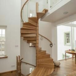 Staircase Contemporary, Wooden Staircase Design, House Ladder, Spiral Stairs Design, Staircase Landing, Staircase Design Modern, Timber Staircase, Contemporary Staircase, Staircase Makeover