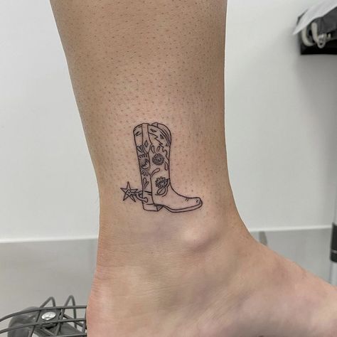 Cowboy Boot Tattoo Men, Cowboy Boot Tattoo With Spur, Cowboy Boot With Spur Tattoo, Cowboy Boot Tattoo Ankle, Cowboy Tattoo Ideas, Cowboy Boots Tattoo, Bluebonnet Tattoo, Boot Tattoo, Cowboy Boot Tattoo