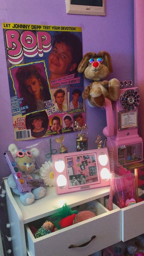 90s Room Inspo, 2000s Bedroom, 2000s Room, 90s Room, 80's Vibes, 80s Room, Y2k Room, Retro Room, Room Deco