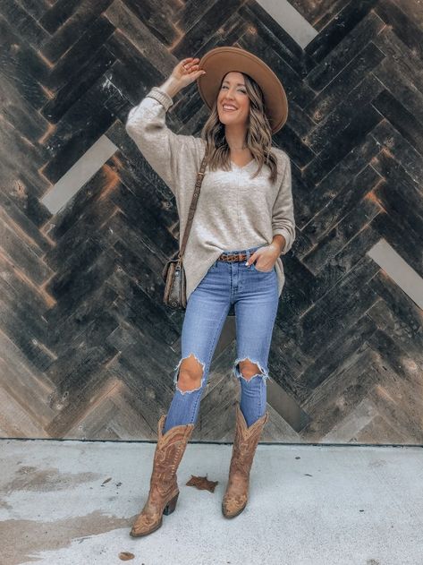 Houston Rodeo Outfit Cute Rodeo Outfits, Country Music Outfits, Houston Rodeo Outfit, Country Girl Outfits, Mode Country, Country Chic Outfits, Country Concert Outfits, Cowboy Boot Outfits, Nashville Outfit