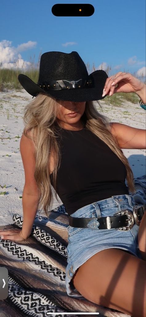 Blue Jean Shorts And Cowboy Boots Outfit, Cowboy Hat Women Outfit, Black Straw Cowboy Hat Outfit, Black Straw Cowboy Hat, Cowboy Hat Outfit Woman Summer, Cowgirl Hats Black, Womens Cowgirl Hat, Black Cowboy Boot Outfit Women, Cowboy Hat Outfits Woman