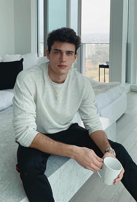 Xavier Serrano, College Guys, Attractive Male, Russian Men, Character Inspiration Male, English Men, Men Photography, Elegant Man, Model Face