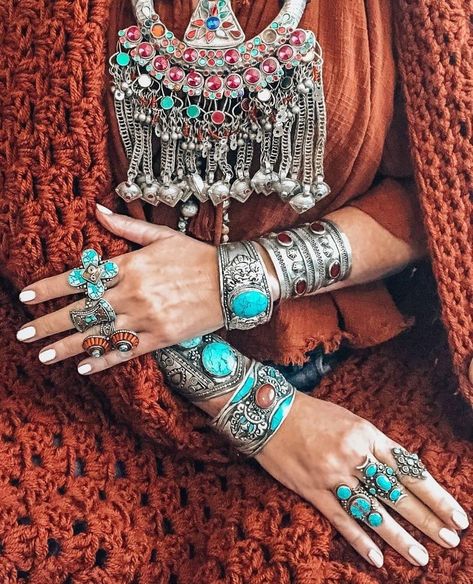 #AmericanHippie #BohoJewelry Vintage Turquoise Jewelry, Boho Queen, Positive Thinker, Boho Jewels, Boho Items, Turquoise Jewellery, Stil Boho, Bohemian Jewellery, Creative Soul