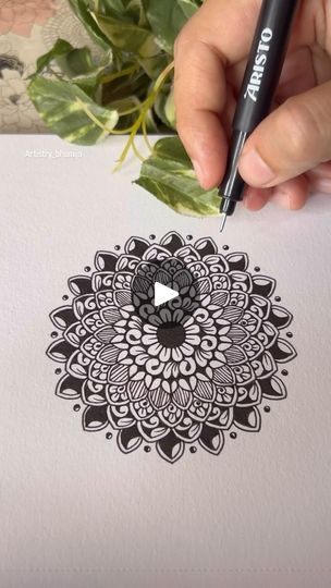 Mandala Tutorial, Drawing Designs, Art Video, Zen Doodle, Mandala Tattoo, Mandala Drawing, Pen And Paper, Learn To Draw, Art Videos