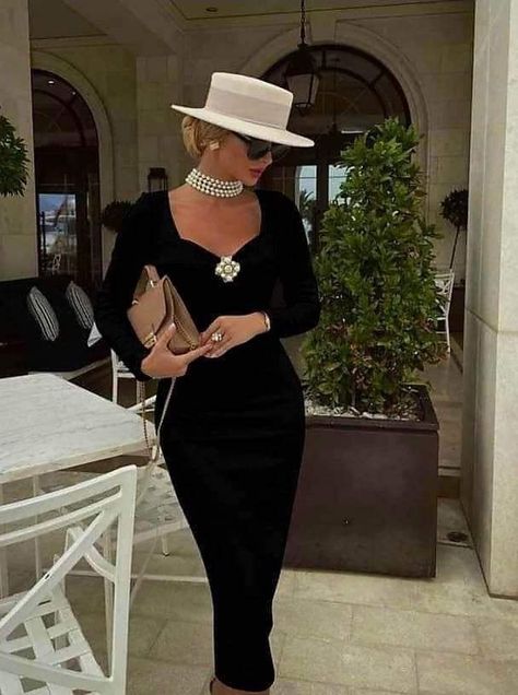 Black Homecoming Dresses, Derby Outfits, Elegant Outfit Classy, Black Homecoming Dress, Look Retro, Outfits With Hats, Classy Women, Looks Style, Elegant Outfit