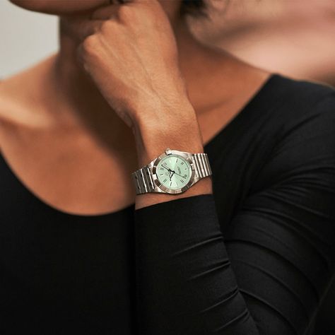 Breitling Watches Women, Breitling Chronomat, Green Watch, Breitling Watches, Sport Chic, Modern Retro, Stainless Steel Watch, A Butterfly, Michael Kors Watch