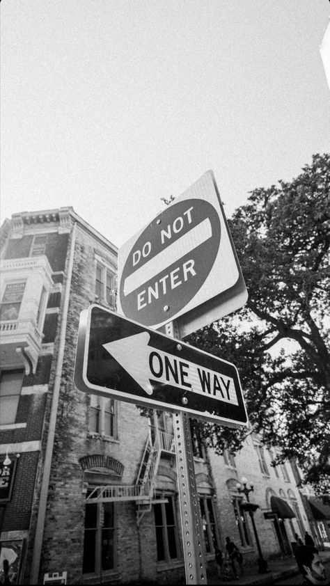 •black•white•aesthetic•city•building•traffic sign• Aesthetic Black White Wallpaper, Traffic Sign Aesthetic, Picture Wall Black And White, Black And White Building, Black White Wallpaper, Wallpaper Black And White, Aesthetic Black And White, City Sign, Black And White Girl