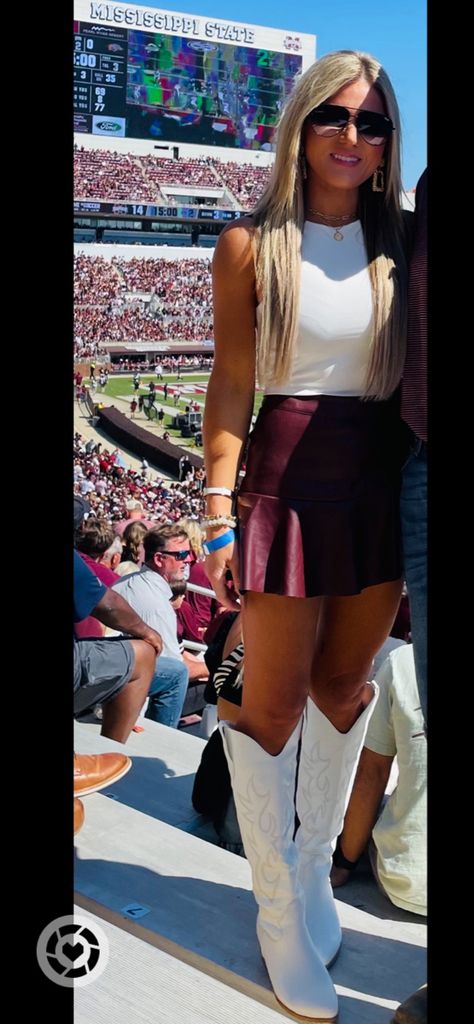 Burgundy Game Day Outfits, Black Skirt Game Day Outfit, Maroon Football Game Outfit, Ms State Game Day Outfit, Maroon Gameday Outfit, Texas Football Game Outfit, A&m Gameday Outfit, Maroon And White Outfits, Virginia Tech Game Day Outfit