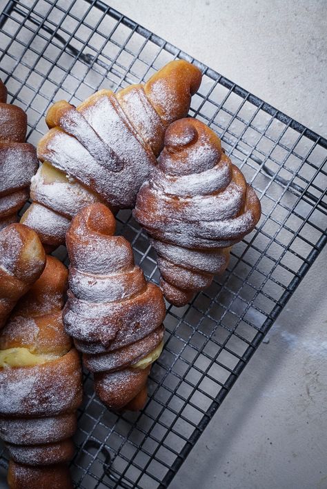 Croissant Donut, Vanilla Powder, Egg Yolks, Lemon Cream, All Purpose Flour, Warm Milk, Non Stick Pan, Lemon Curd, Dry Yeast