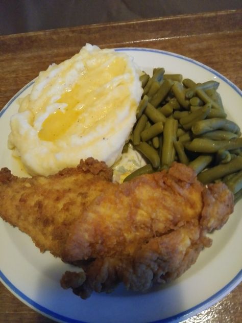 Fried chicken, green beans, and mashpotatoes Fried Chicken And Mashed Potatoes, Chicken With Mashed Potatoes, Chicken Mashed Potatoes, Chicken Green Beans, Chicken Burgers Recipe, Leah Remini, Oven Fried Chicken, With Mashed Potatoes, Crispy Fried Chicken