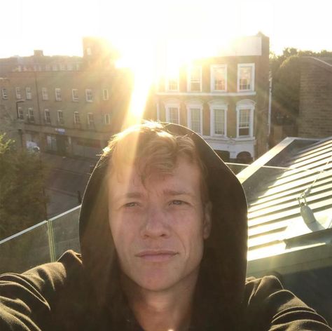 *New* Pic of Ed Speleers | Outlander Online Ed Speleers Outlander, Edward Speelers, Rhys Montrose, Husband Vibes, Ed Speleers, Joe Goldberg, Dry Sense Of Humor, Drums Of Autumn, Outlander Casting