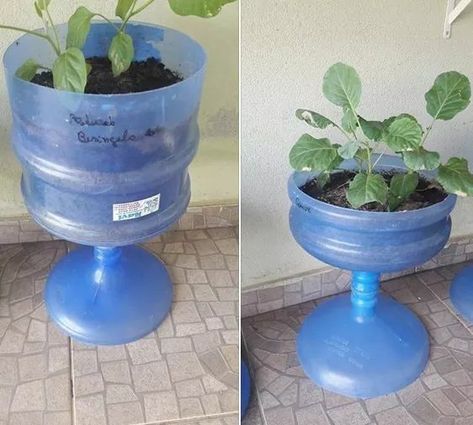 Plastic Bottle Planter, Plastic Bottle Art, Diy Plastic Bottle, نباتات منزلية, Recycled Garden, Bottle Garden, Ideas Minecraft, Stovetop Potpourri, Plastic Bottle Crafts