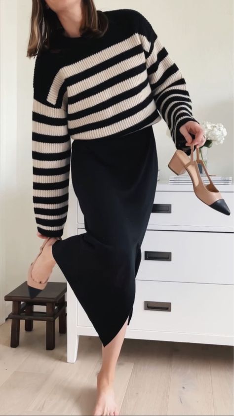 Black Midi Knit Skirt, Black Ribbed Maxi Skirt Outfit, Midi Knitted Skirt Outfit, Black Ribbed Midi Dress Outfit, Rib Knit Dress Outfits Winter, Knitted Long Skirt Outfit, Midi Ribbed Skirt Outfit, Knit Midi Dress Outfit Winter, Black Knit Midi Skirt Outfit