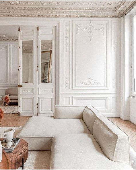 Parisian Interior Design, Modern Parisian, Parisian Decor, Parisian Interior, Canapé Design, Unique Interior Design, Interiors Magazine, Parisian Apartment, Elegant Interiors