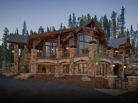 Custom Timber Homes on Instagram: “Sanctuary!  @customtimberhomes” Rustic Mountain Homes, Mountain Home Exterior, Rustic Exterior, Stucco Homes, Wood House, Mountain Homes, Luxury Homes Dream Houses, Mountain Home, Dream House Exterior