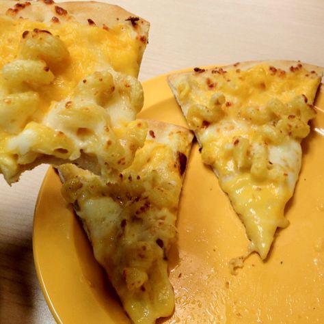 Cicis Mac and Cheese Pizza is so dang good!! Its my favorite! Cheese Pizza Aesthetic, Mac N Cheese Pizza, Cicis Pizza, Mac And Cheese Pizza, Cheese Pizza Recipe, Pizza Aesthetic, Pizza Ideas, Food Therapy, Yummy Comfort Food