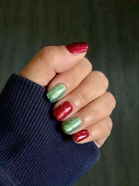 Dnd Christmas Nails, Fingernail Colors, Dnd Nails, Nails Dnd, Classy Gel Nails, Christmas Nail Designs Acrylic, Time Nails, Pretty Fingers, Fun Manicure