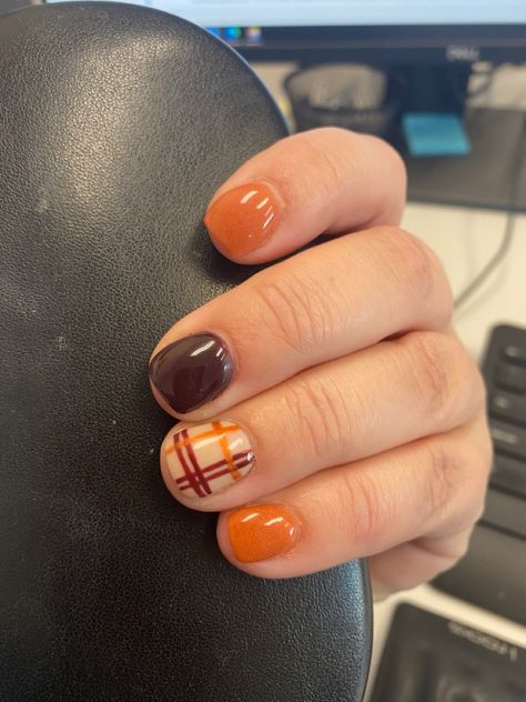 Nails Football Design, Autumn Nails Short French Tip, Fall Back To School Nails, Plaid Nails Orange, Fall Nails No Chip, Super Short Nails Ideas Fall, Fall Nail Designs Short Square Simple, Easy Plaid Nails, Plaid Nail Designs Fall Short