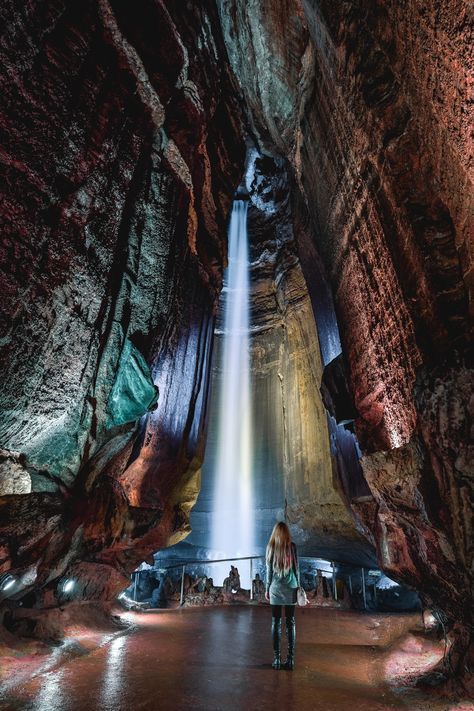 Underground Waterfall, Tennessee Waterfalls, Tennessee Road Trip, Ruby Falls, Tennessee Travel, Tennessee Vacation, Mountain Vacations, Future Travel, Gatlinburg