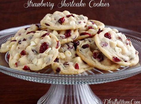 STRAWBERRY SHORTCAKE COOKIES ~ OTIS SPUNKMEYER COPYCAT RECIPE #justapinchrecipes Otis Spunkmeyer Cookies, Shortcake Cookies, Strawberry Shortcake Cookies, White Chocolate Cranberry Cookies, Princess Pinky Girl, Pinky Girl, Strawberry Shortcake Recipes, Shortcake Recipe, Cranberry Cookies