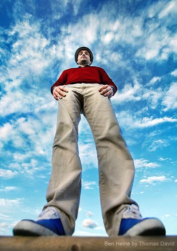 Ben Heine by Thomas David Ant Eye View Human Figures, Angle Portrait Photography, Photography Distortion, Wide Angle Portrait, Wide Photography, Forced Perspective Photography, Pencil Vs Camera, Camargue France, Wide Angle Photography