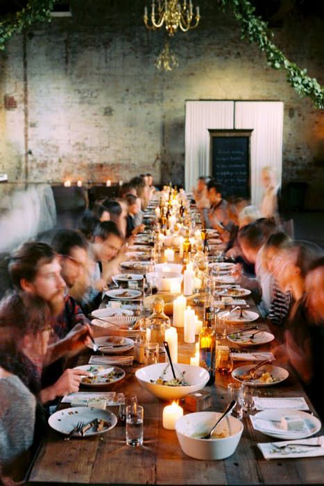 Rustic long table casual family-style reception dinner.  Photo Source: Once Wed #reception #familystyle #longtables Kinfolk Dinner, Large Group Of People, Kinfolk Magazine, Modern Thanksgiving, Table D Hote, Wedding Food Drink, Family Style Meals, Family Style Dinner, Tafel Decor