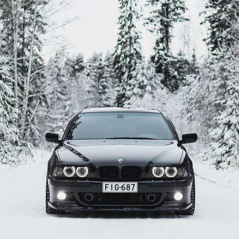 @e39.top on Instagram: “Snow time by @jennisantikko #e39top #bmw #winter” Bmw Quotes, Ghost Face Wallpaper Aesthetic, Bmw White, Bmw 525, Mobil Bmw, Snow Time, Mercedes Cls, Super Fast Cars, Bmw I