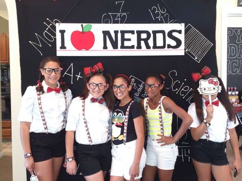 Jessica's 11th Birthday | CatchMyParty.com Nerd Birthday, Birthday Hello Kitty, Nerd Party, 11th Birthday, Catch My Party, Birthday Party Ideas, Ideas Photo, Book Nerd, Halloween Ideas