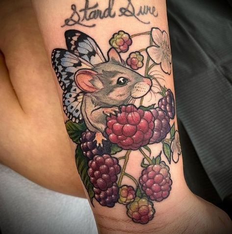 Neotraditional Tattoo Mushroom, Fairy Tattoo Neotraditional, Mouse Neotraditional Tattoo, Woodland Creature Tattoo, Nikita Tattoo, Cute Mouse Tattoo, Mouse Tattoo, Squirrel Tattoo, Wood Tattoo