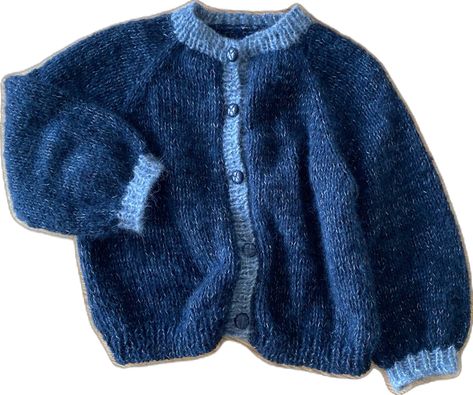 Raglan cardigan. Pattern from myfavouritethingsknitwear Chunky Cardigan Pattern, Raglan Cardigan, Raglan Knit, Crochet Sweater Design, Knit Cardigan Pattern, Mini Sweater, Crochet And Knitting, Chunky Cardigan, Vibe Clothes