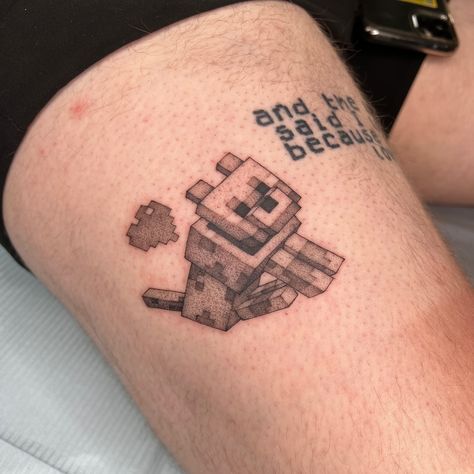 Minecraft tats always & forever ✨💕 Creeper Tattoo Minecraft, Tattoo Ideas Minecraft, Minecraft Tattoo Ideas, Video Game Tattoo Ideas, Milwaukee Tattoo, Minecraft Tattoo, Minecraft Dogs, Always Forever, Cute Tiny Tattoos