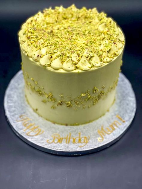 Birthday Cake Pistachio, Pistachio Cake Design, Cakes 2023, Pistachio Paste, Smooth Buttercream, Cake Maker, Pistachio Cake, Cake Delivery, Cake Makers