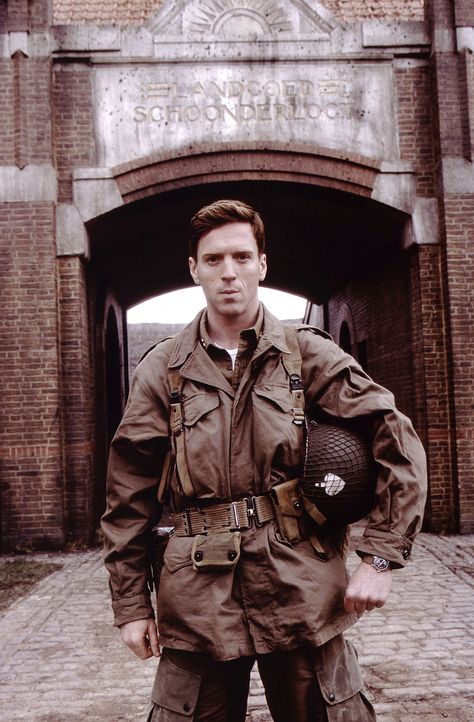 Damian Lewis as Richard D. Winters - (Band of Brothers) Winters Band Of Brothers, Damien Lewis, Easy Company, Hello Darlin, Damian Lewis, Brothers Movie, Band Of Brothers, Film Serie, Awesome Stuff