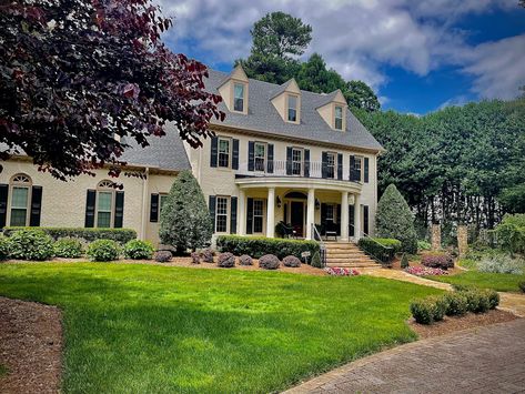 Old Money Home Aesthetic, North Carolina Aesthetic, Old Money Home, Old Money House, Dream Life House, North Carolina Homes, Home Aesthetic, Old Money Aesthetic, Bloxburg House