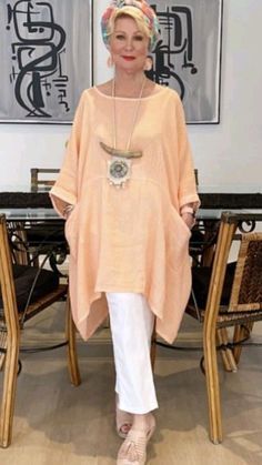 Comfortable Travel Outfit, 60 Plus, Rare Features, Pause Button, Most Paused Movie Scenes, The Pause, Over 60 Fashion, Older Women Fashion, Mode Boho