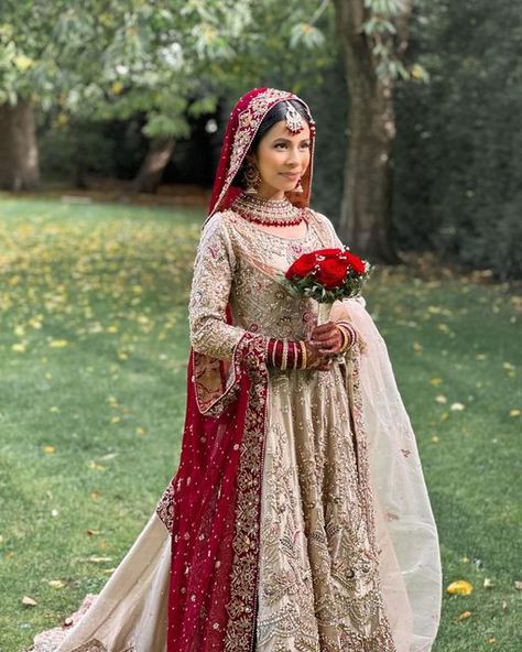 Bridal Hijab Styles, Asian Wedding Dress Pakistani, Muslim Bridal, Red Bridal Dress, Shadi Dresses, Desi Wedding Dresses, Asian Bridal Dresses, Asian Wedding Dress, Desi Bride