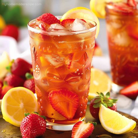 Refreshing Strawberry Iced Tea - Perfect Summer Drink - My Home Made Recipe Strawberry Iced Tea, Pineapple Lemonade Punch, Leftover Strawberries, Iced Tea Recipe, Healthy Water Drinks, Perfect Summer Drink, Lemonade Cocktail, Punch Drinks, Iced Tea Recipes