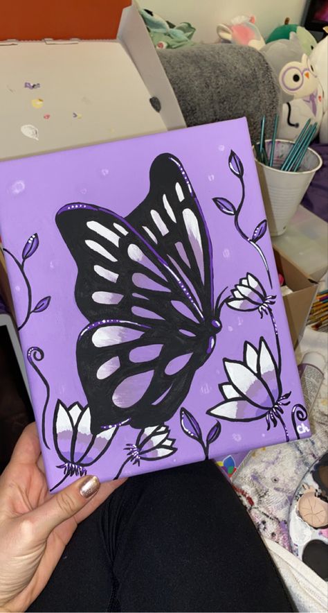 Butterfly Painting Ideas Easy, Things To Paint For Friends, Purple Aesthetic Canvas Painting, Purple Easy Paintings, Purple Canvas Painting Ideas, Cute Stuff To Paint Easy Aesthetic, Paintings With Purple Backgrounds, Butterfly Paintings Easy, Difficult Painting Ideas